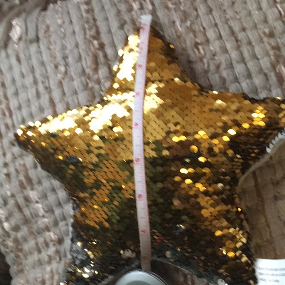 NWT- Two tone sequins plush star pillows - Picture 4 of 8
